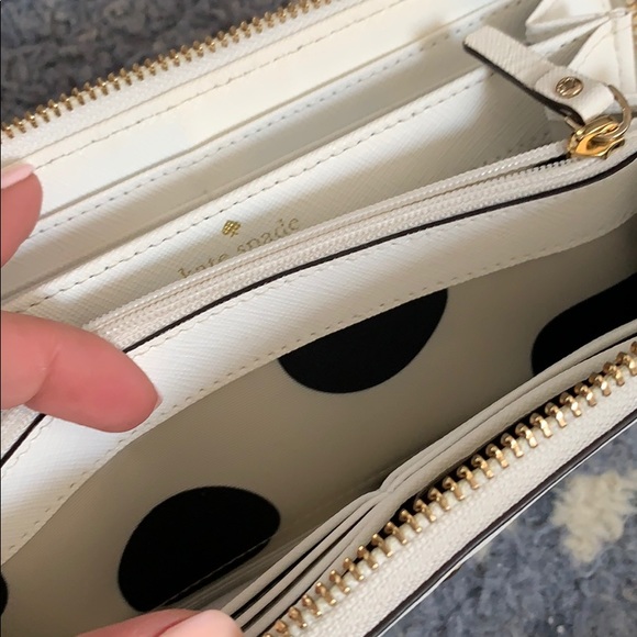 Kate Spade White Wallet - Picture 2 of 8